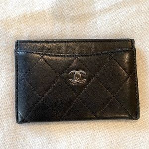 Chanel classic card holder in black